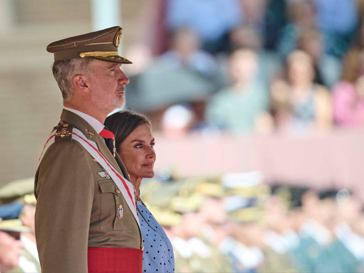 Foto: Felipe VI y Letizia en la jura de bandera de Leonor en Zaragoza. (Getty Images)
