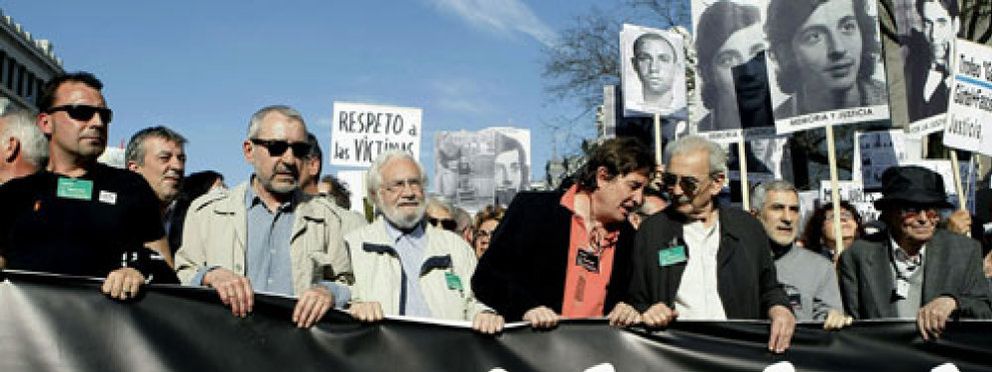 Foto: Miles de personas secundan en Madrid la marcha en apoyo a Garzón