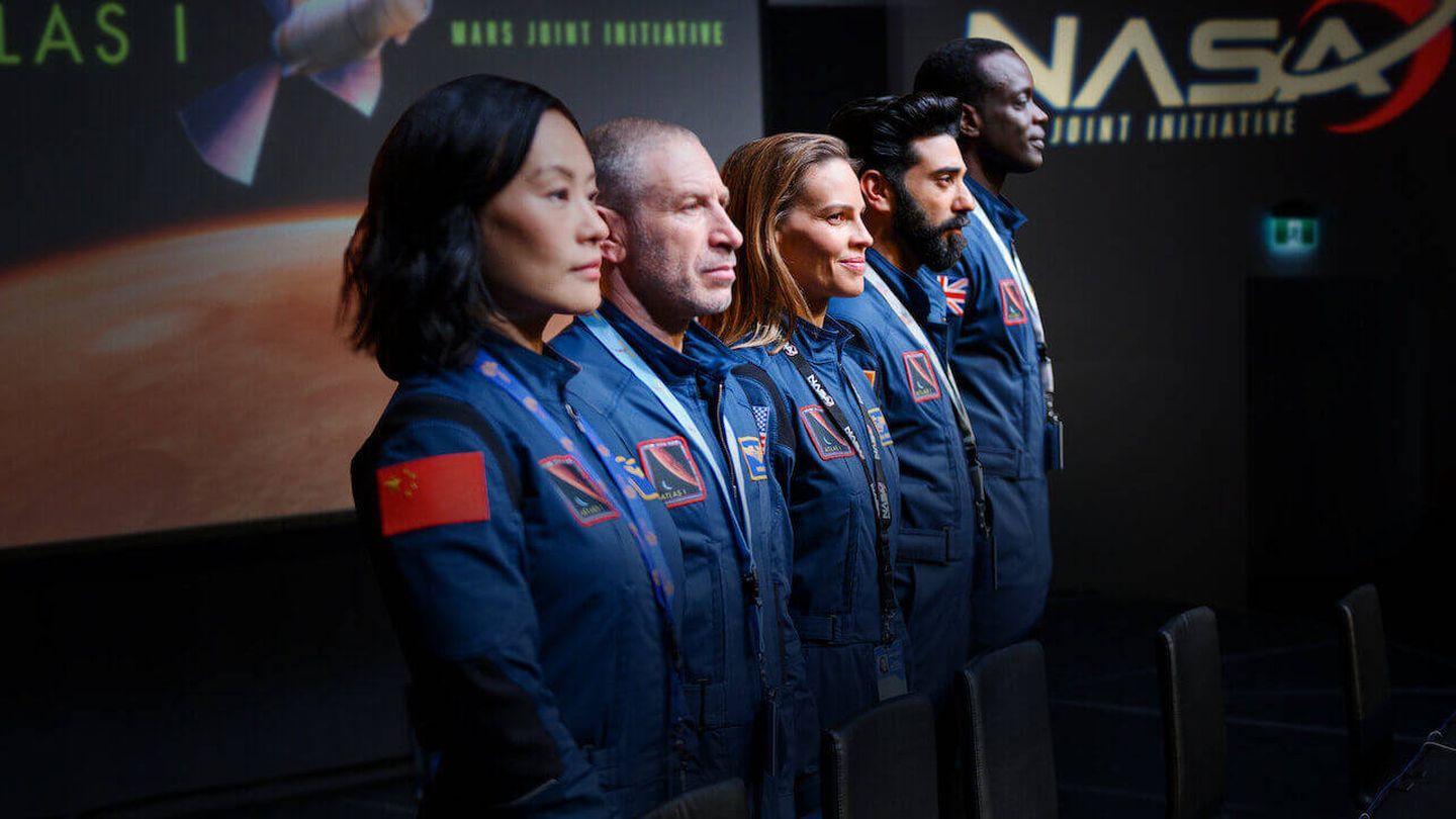 'Away' muestra una tripulación internacional para la primera misión tripulada a Marte. (Netflix)