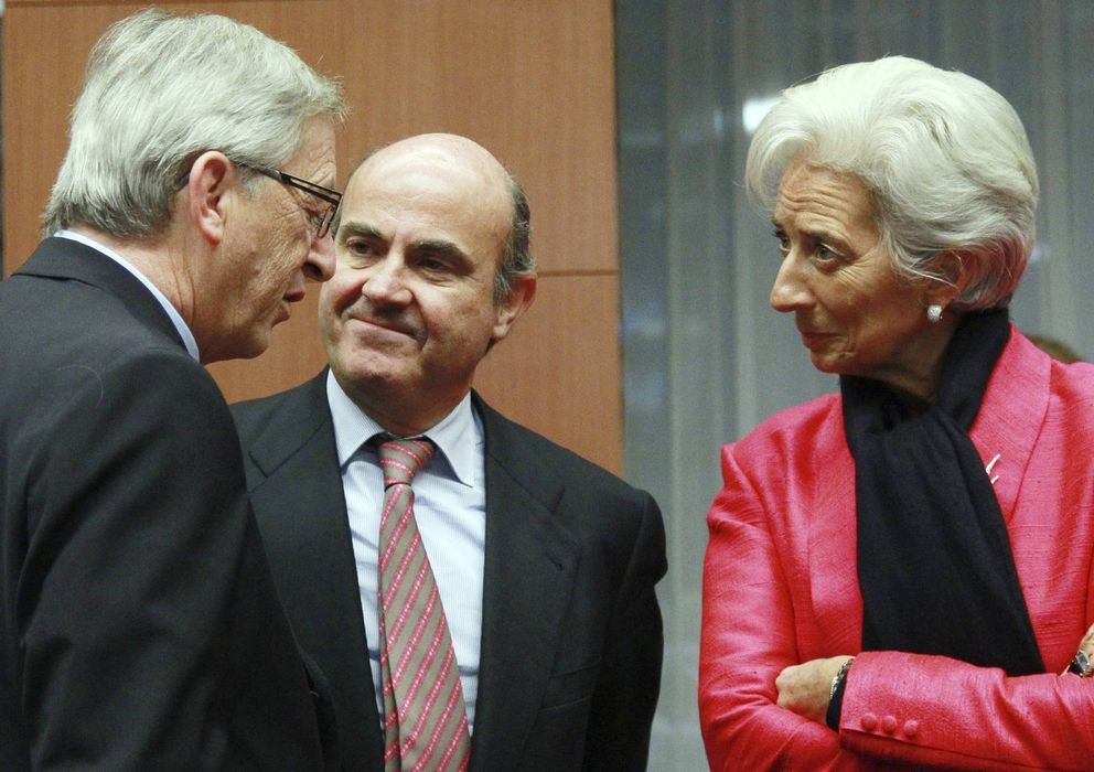 Foto: El presidente del Eurogrupo, Jean-Claude Juncker, el ministro de Economía, Luis de Guindos, y la directora gerente del FMI, Christine Lagarde. (EFE)