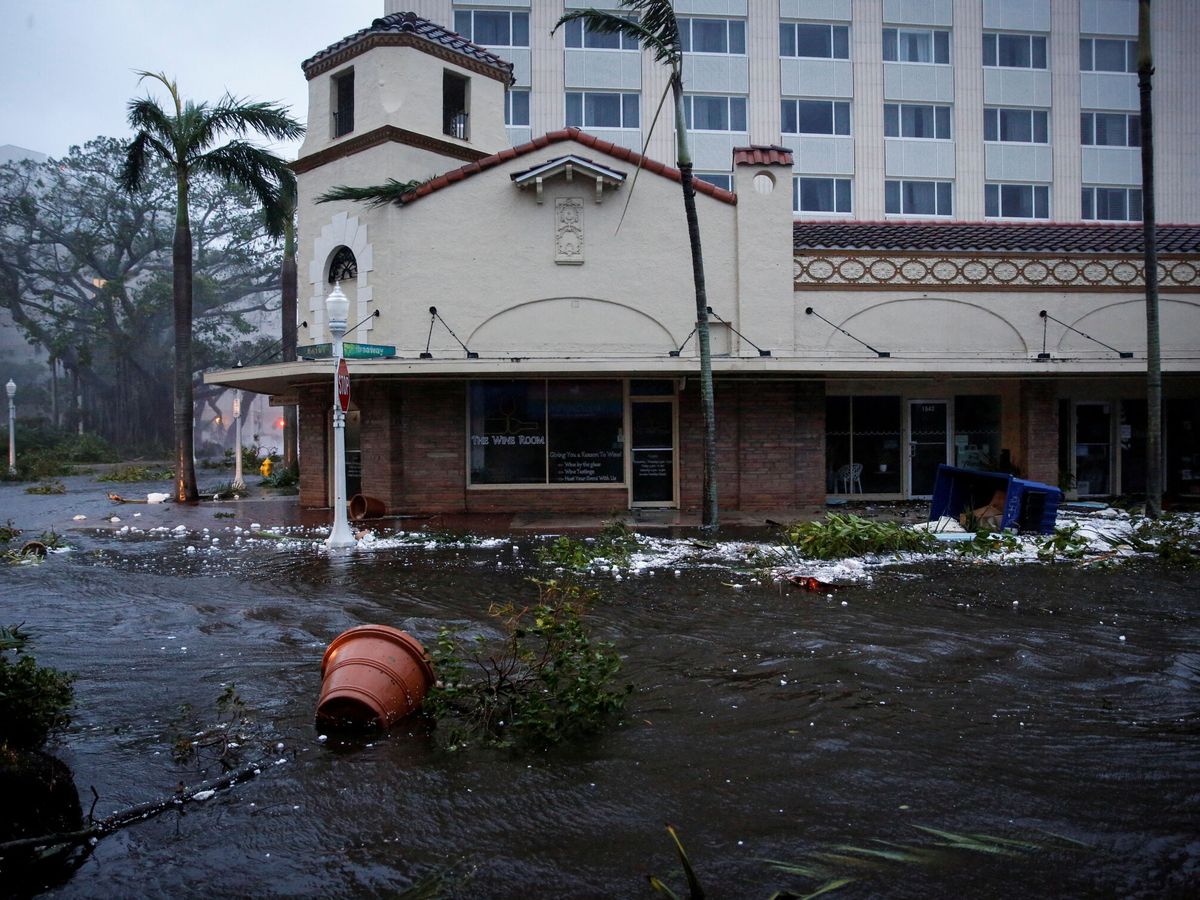 Foto: Daños tras la llegada del huracán Ian a Florida. (Reuters/Marco Bello)