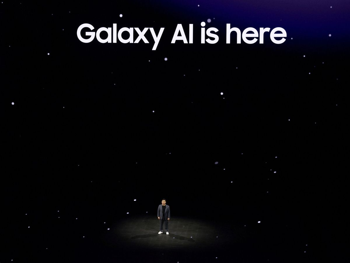 Foto: Galaxy AI deja de ser exclusivo para los Samsung Galaxy S24 (Reuters/Loren Elliott)