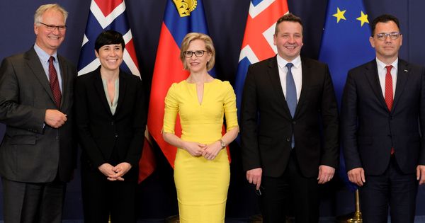 Foto: De izquierda a derecha, el director de Asuntos Europeos del Ministerio de Asuntos Exteriores (EFTA), Henri Gétaz, la titular noruega de Asuntos Exteriores, Ine Marie Eriksen Søreide y la ministra de Exteriores de Liechtenstein. (EFE)