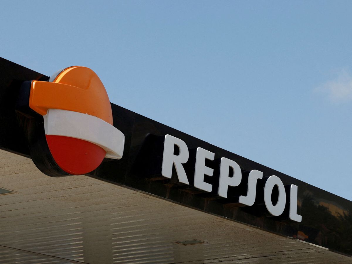 Foto: Logo de Repsol en una gasolinera. (Reuters/Borja Suarez)