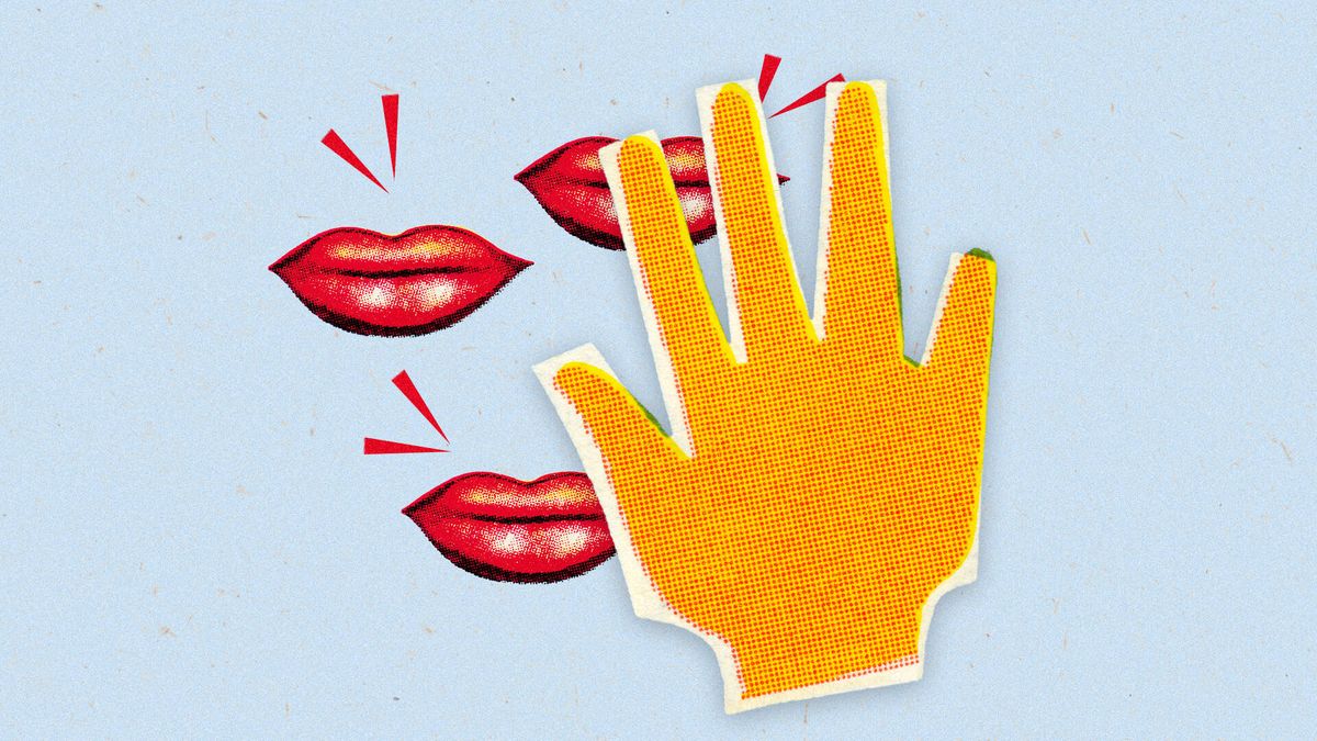 El psicólogo Alberto Soler explica por qué nunca debes obligar a un niño a dar un beso (aunque parezca maleducado)