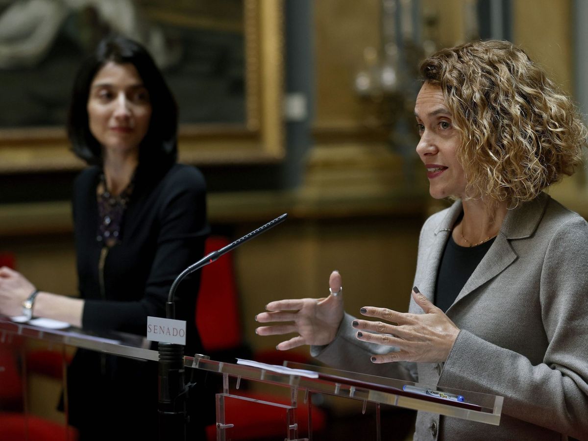 Foto: La presidenta del Senado, Pilar Llop (i) y la del Congreso, Meritxell Batet (d). (EFE)