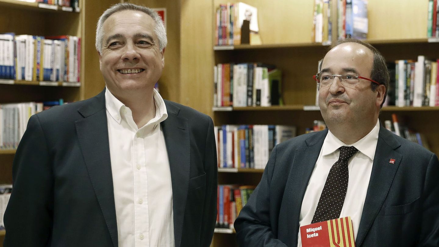 Miquel Iceta, a la derecha, junto a Pere Navarro Morera en una imagen de archivo. (EFE/Andreu Dalmau)