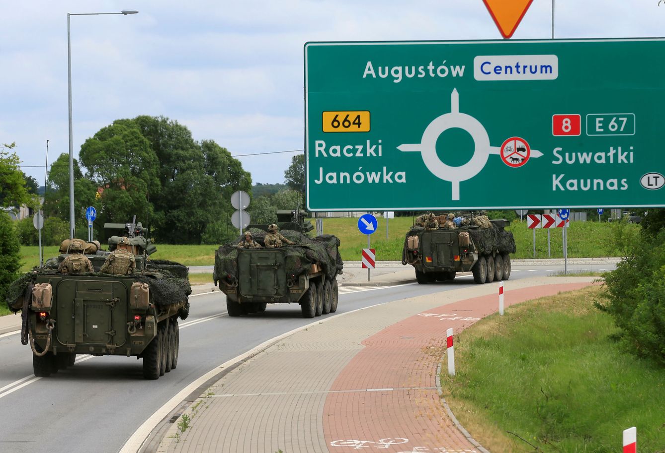 Un convoy militar estadounidense se dirige a Suwalki, en junio de 2017. (Reuters)