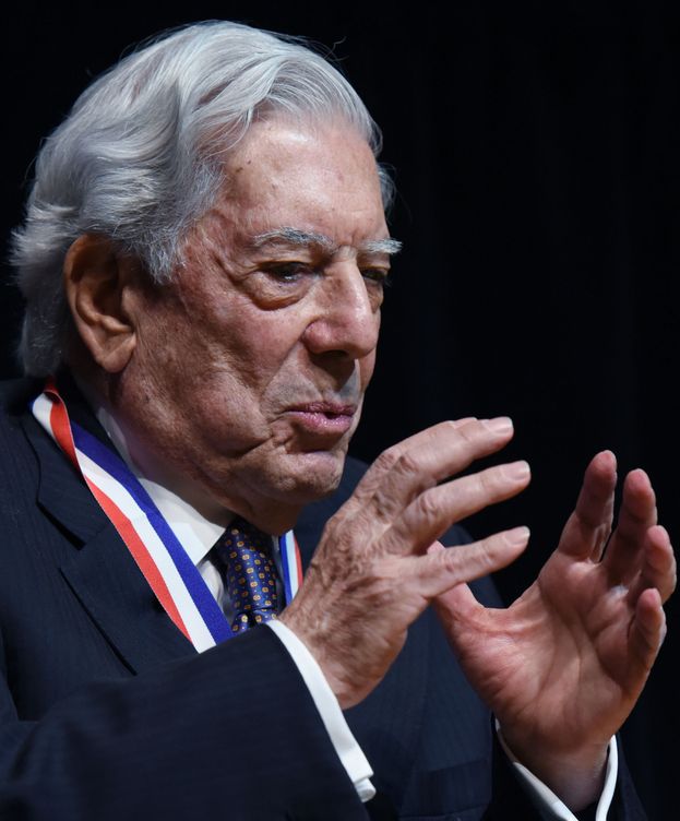 Foto: Vargas Llosa dice que aparece en los 'Papeles de Panamá' por un "malentendido" (Efe).