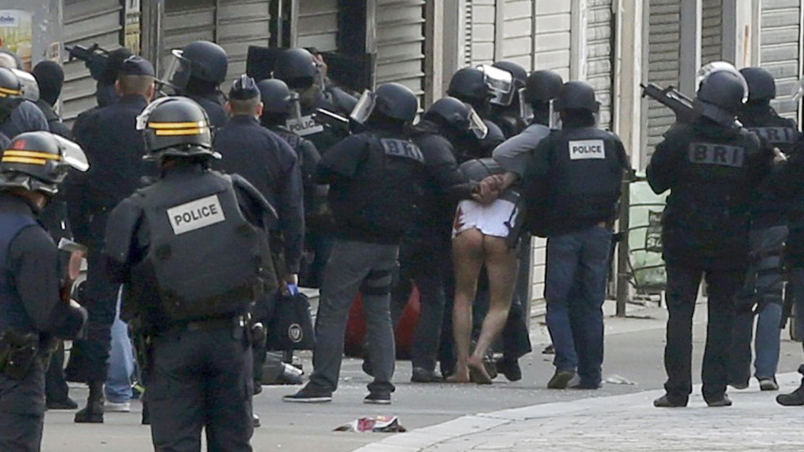 Foto: Una de las detenciones en Saint-Denis de hace una semana. (Reuters)