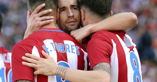 Foto: Torres, Gabi y Carrasco este sábado en el Calderón. (EFE)