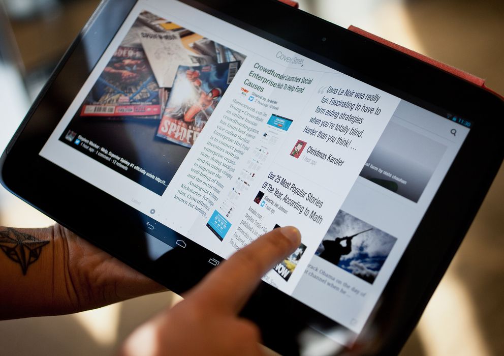 Foto: Un usuario lee la prensa en la aplicación Flipboard (Wired)