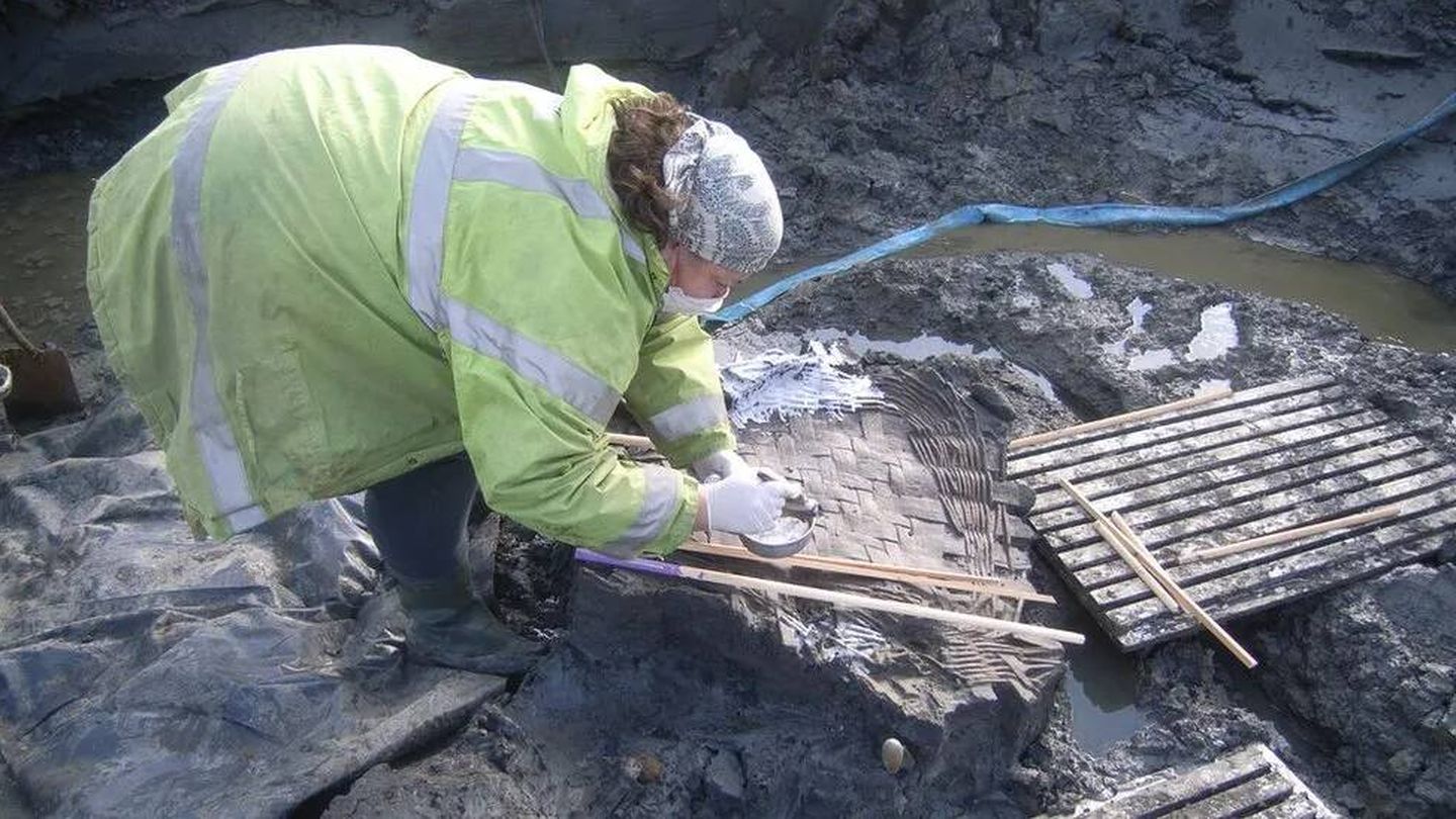 Imagen de las excavaciones arqueológicas en las que se encontró el huevo de hace 1.700 años.  (Oxford Archaeology)