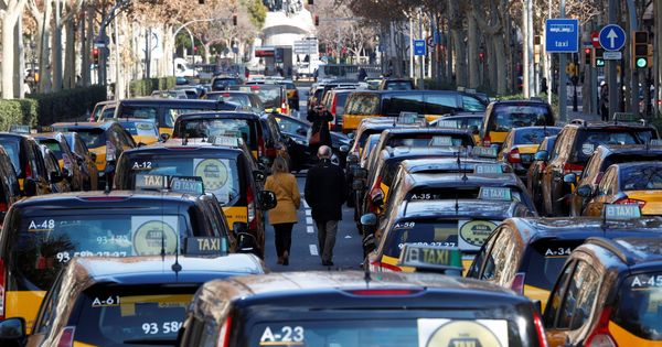 Foto: Huelga de taxis de Barcelona. (Reuters)