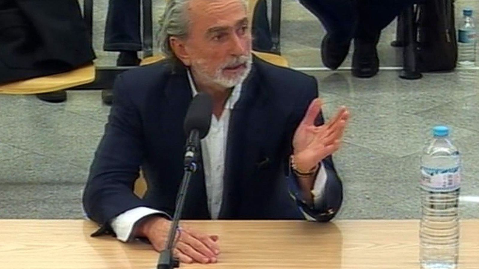 Foto: Imagen de televisión de la señal institucional de la Audiencia Nacional del cabecilla de la Gürtel, Francisco Correa. (EFE)