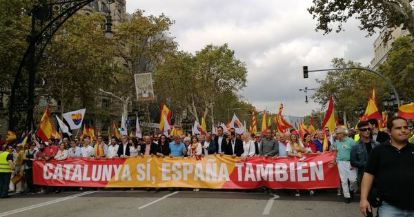 Foto: Cabecera de la concentración. (Foto: Sociedad Civil Catalana) 