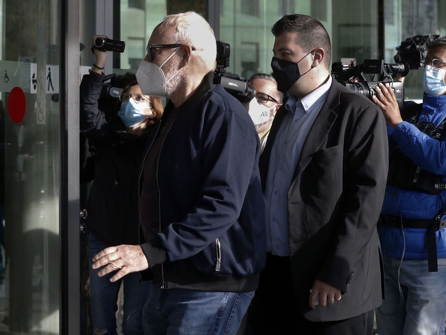 Josep Maria Mainat entrando en los juzgados. (EFE)