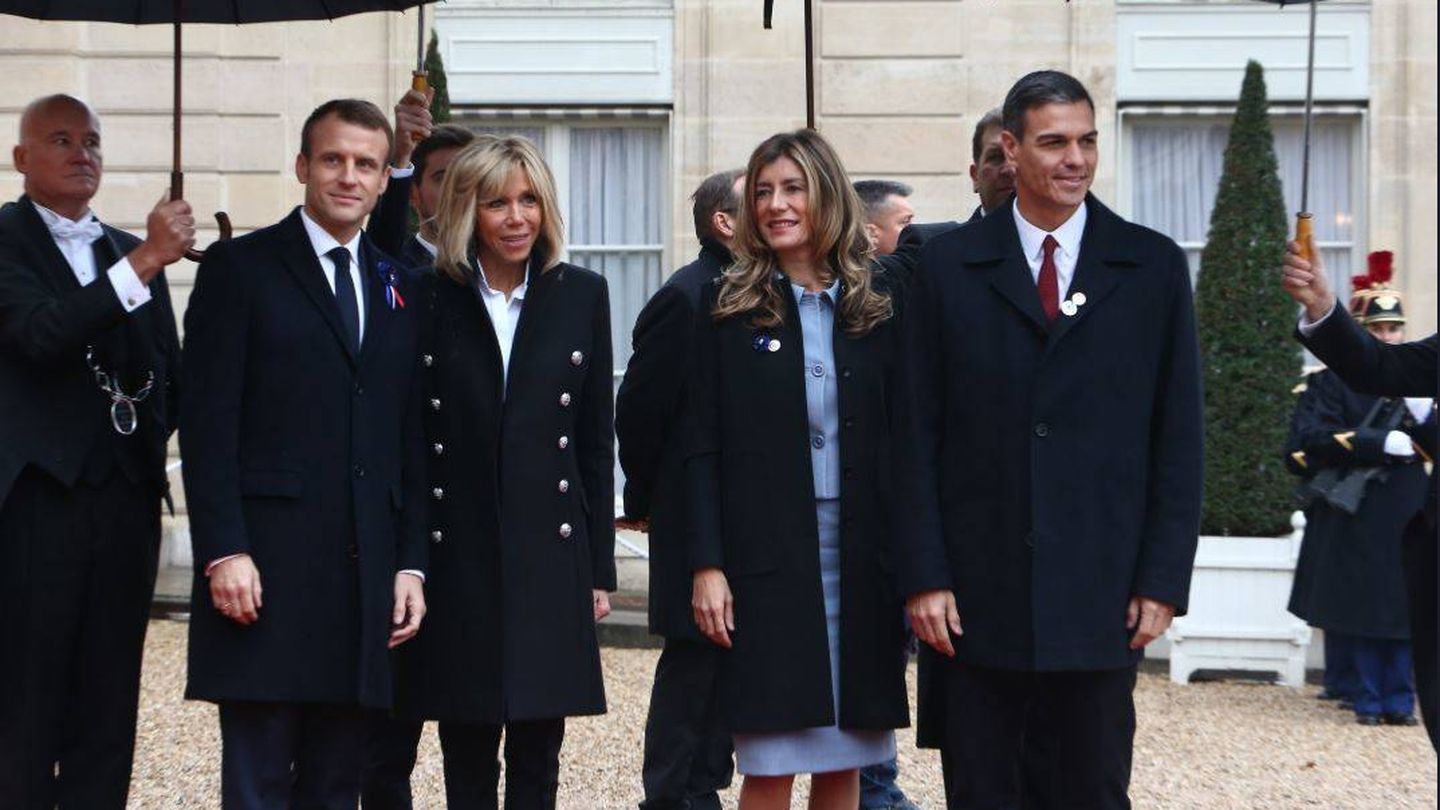Emmanuel y Brigitte Macron, con Begoña Gómez y Pedro Sánchez. (EFE)