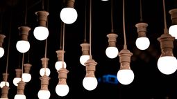 Precio de la luz por horas hoy, jueves 8 de octubre: las horas más baratas y más caras