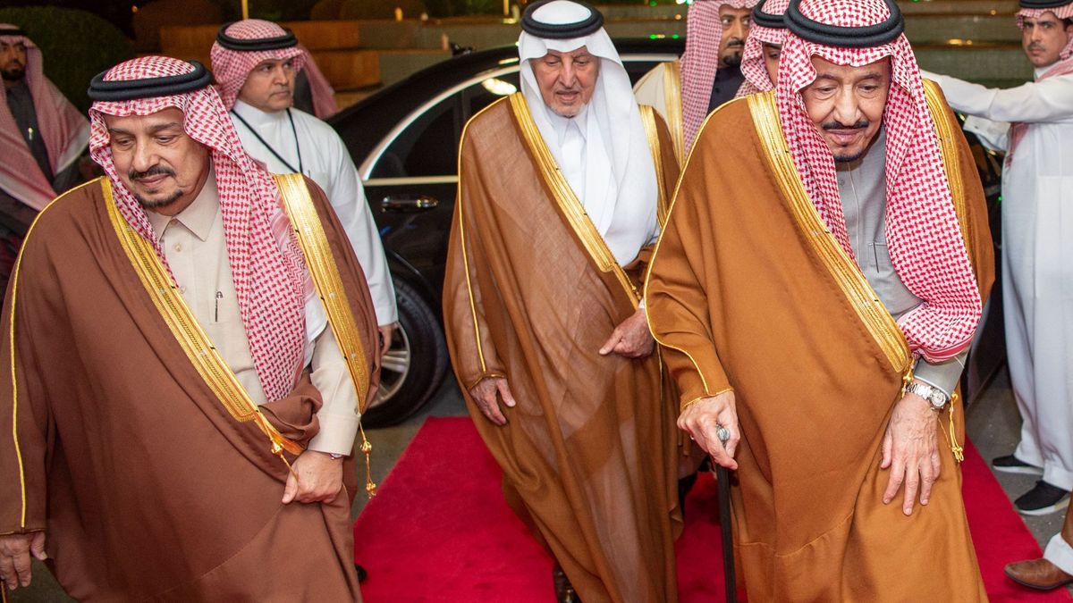 Detenidos dos miembros de la familia real saudí por un intento de golpe de estado