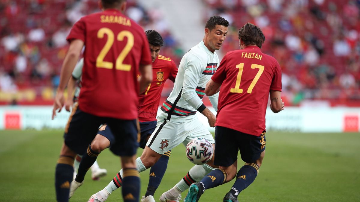 España se reencuentra con su afición sin regalarle un solo gol ante Portugal (o-0)