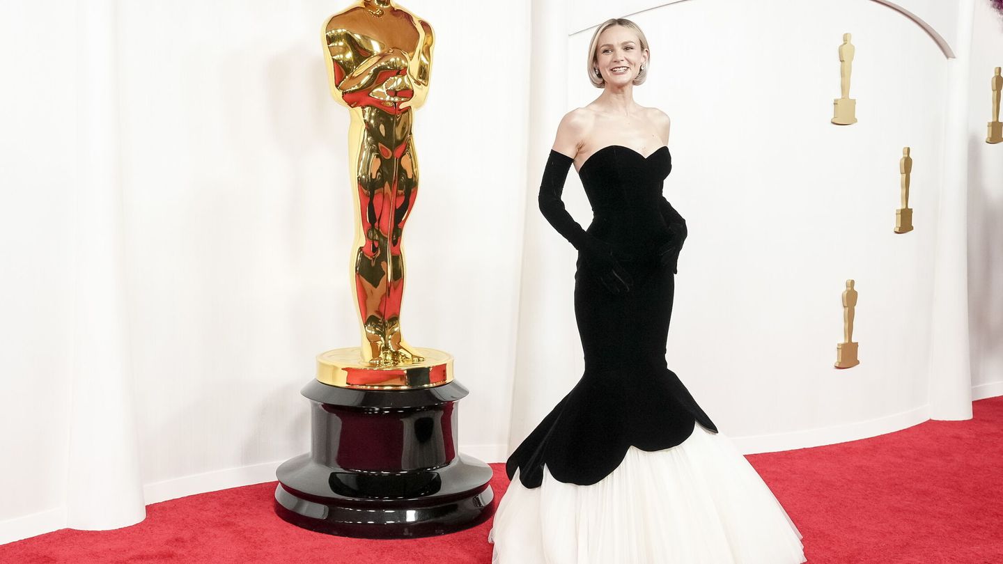Carey Mulligan posa en los Oscar. (EFE/EPA/Allison Dinner)