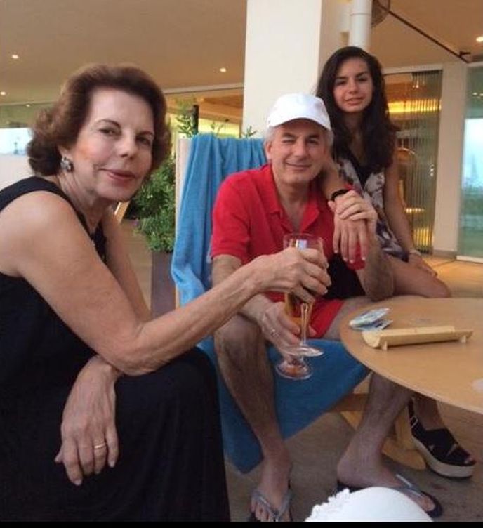 Álvaro junto a su madre y su hija en Ibiza