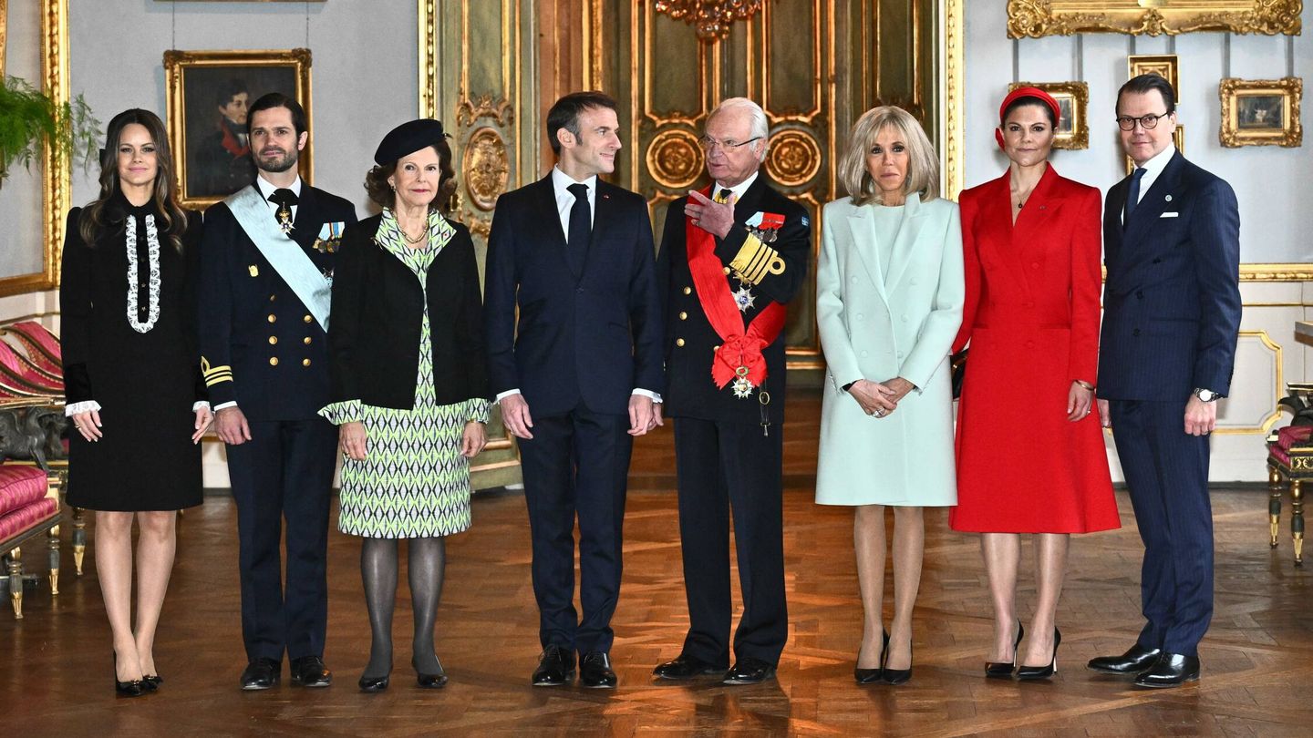  La familia real sueca junto a los Macron. (Cordon)