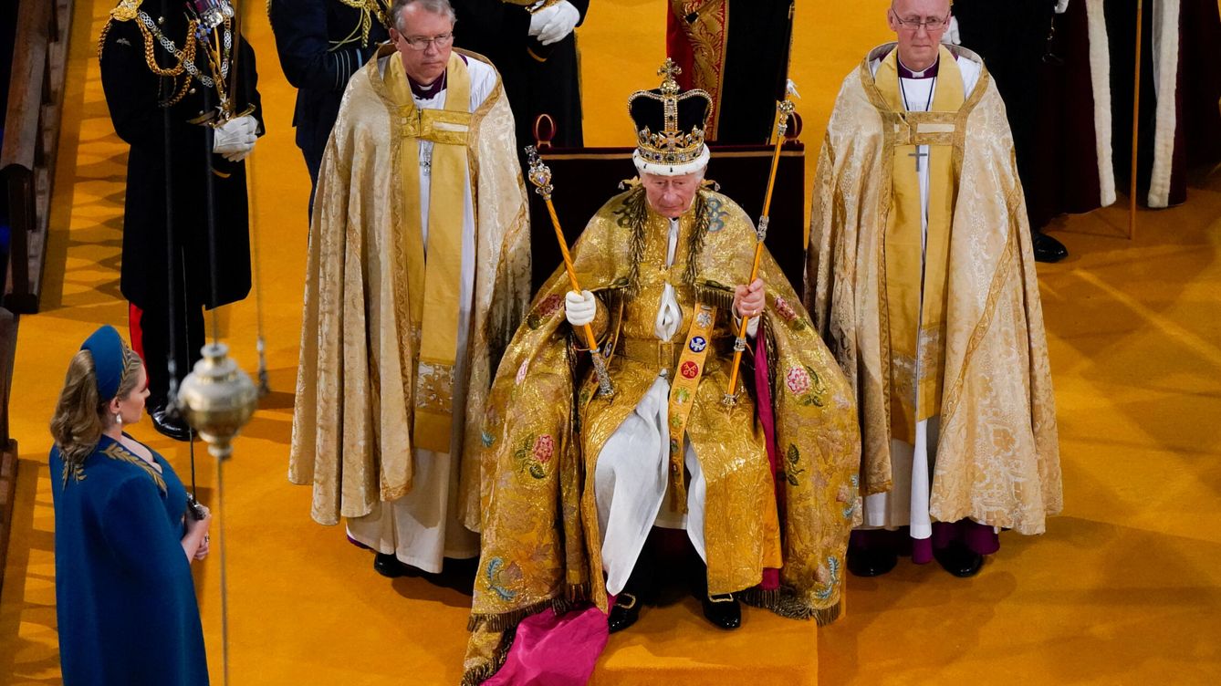 Foto: El rey Carlos, durante la coronación. (Reuters/Andrew Matthews)
