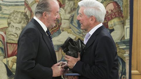 El viaje de Juan Carlos I a París con motivo de la ceremonia de ingreso de Vargas Llosa en la Academia Francesa