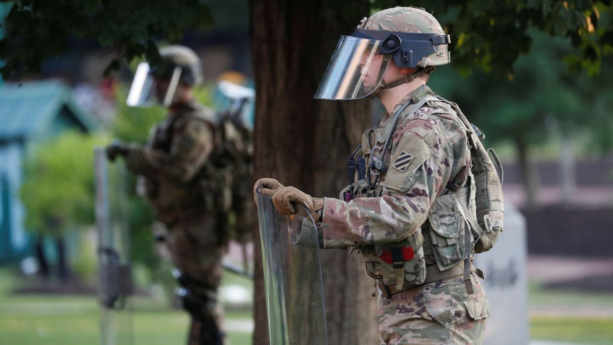 La Guardia Nacional (EEUU) moviliza a 5.000 efectivos en 15 estados contra los disturbios