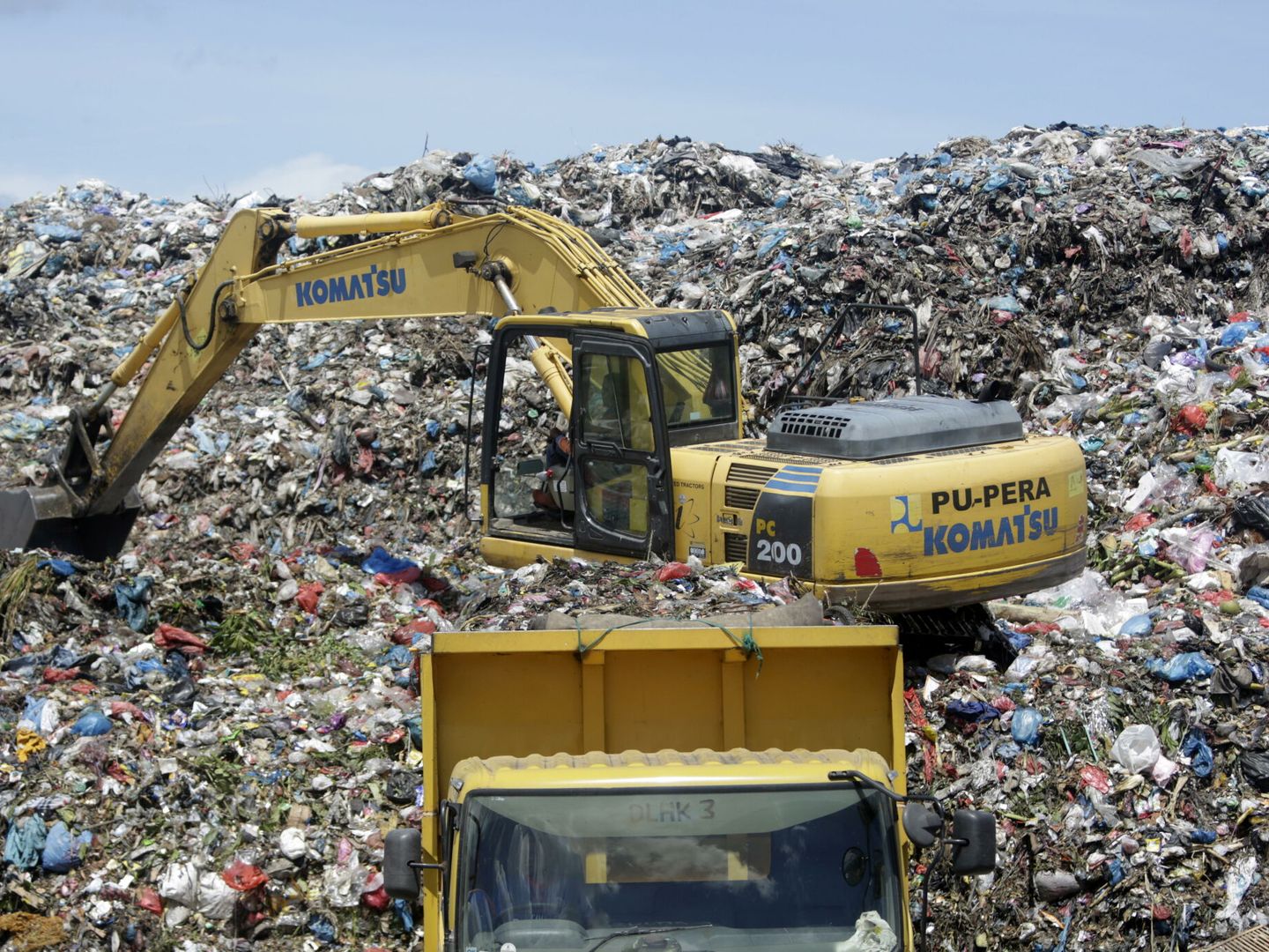 El 48% de los residuos españoles acaba en los vertederos. Foto: EFE