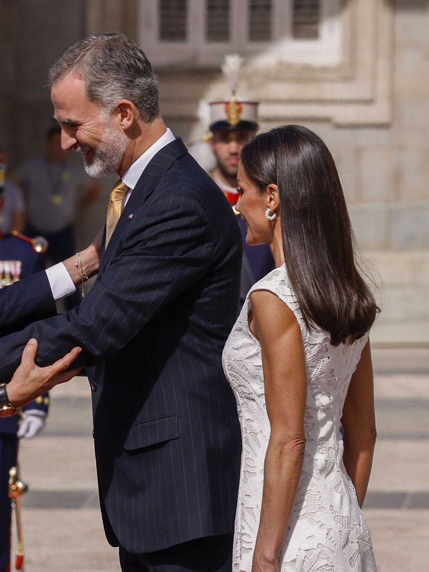 Los reyes Felipe y Letizia reciben al presidente de Colombia. (EFE/Juanjo Guillén)