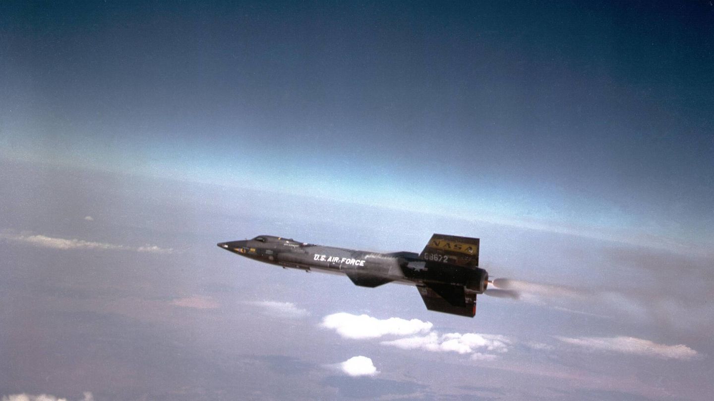 El X-15 también usaba amoniaco como combustible, pero en un motor de cohete, no un turbofán. (USAF)