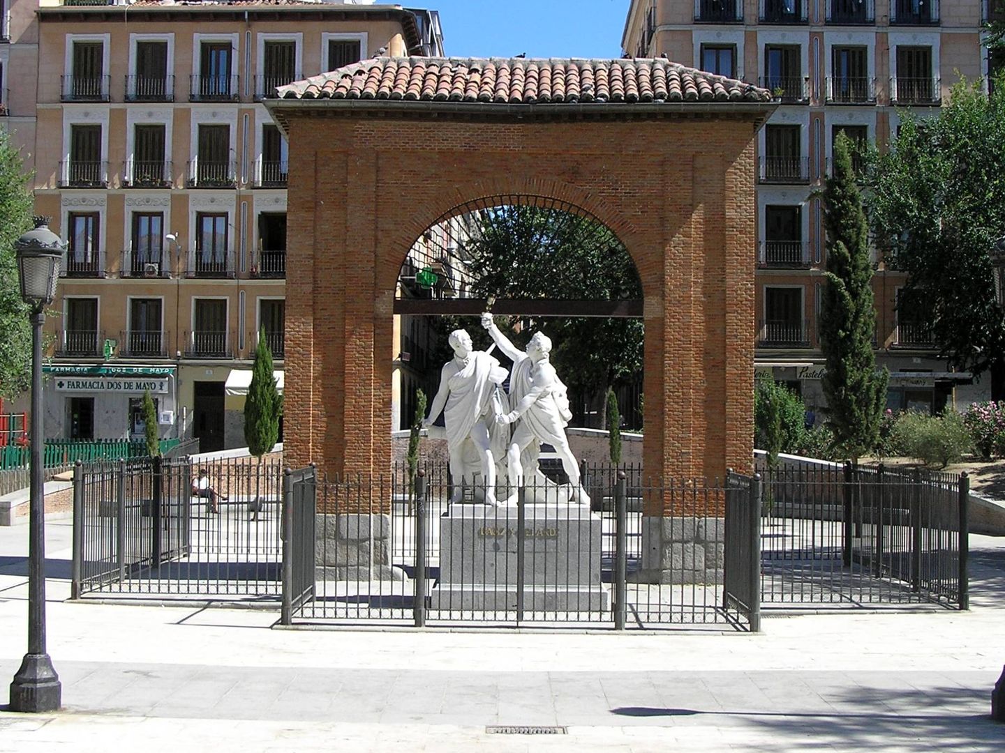 Monumento a Daoiz y Velarde en la plaza del Dos de Mayo de Madrid 