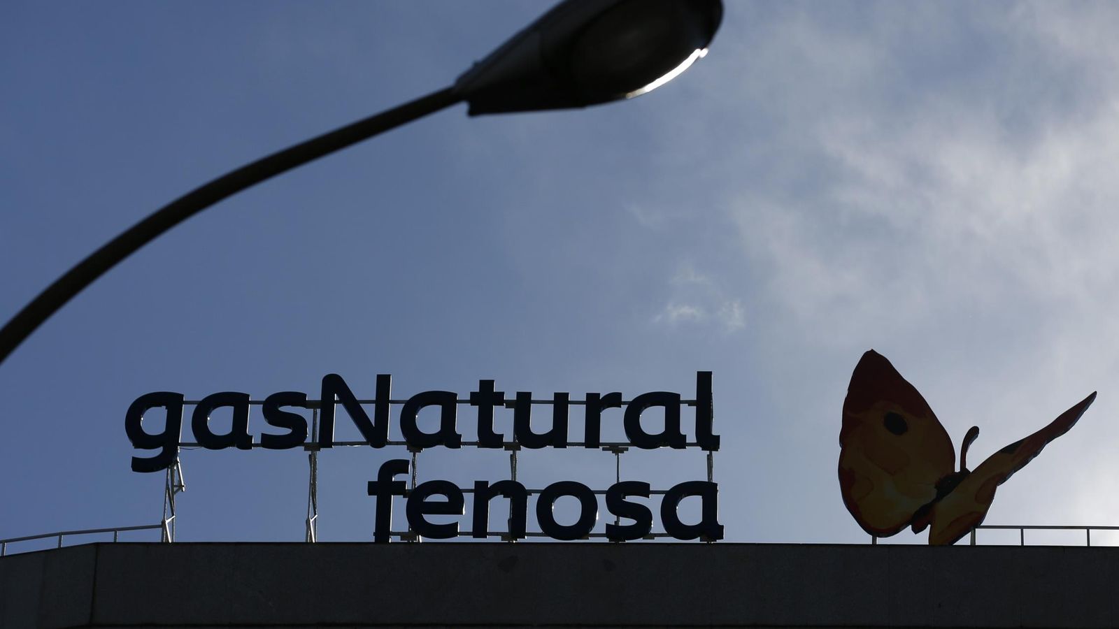 Foto: Logo de Gas Natural Fenosa en uno de sus edificios de Madrid. (Reuters)