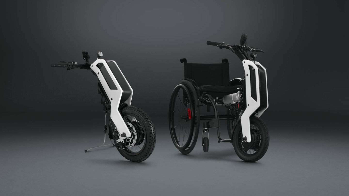 Para usar los tiradores eléctricos de las sillas de ruedas solo habrá que montar un soporte en estas.