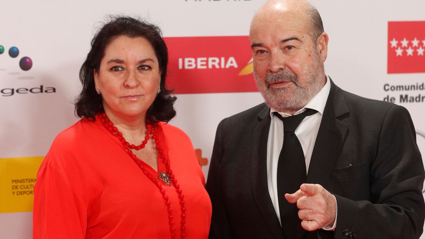 El actor Antonio Resines y su mujer Ana Pérez Lorente, a su llegada a la gala de entrega de los Premios Forqué. (EFE/Rodrigo Jiménez) 