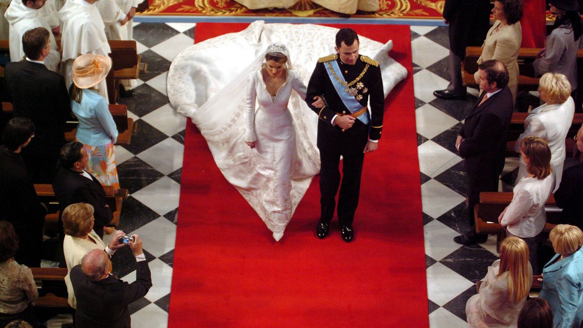 Los zapatos que las famosas eligieron en sus bodas: de Diana de Gales a Letizia