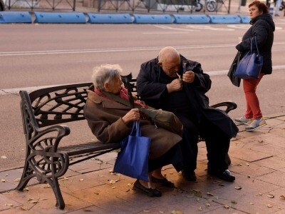 Foto de                                                 Miserias de la longevidad: España mira a Japón para sostener a tanto anciano                        