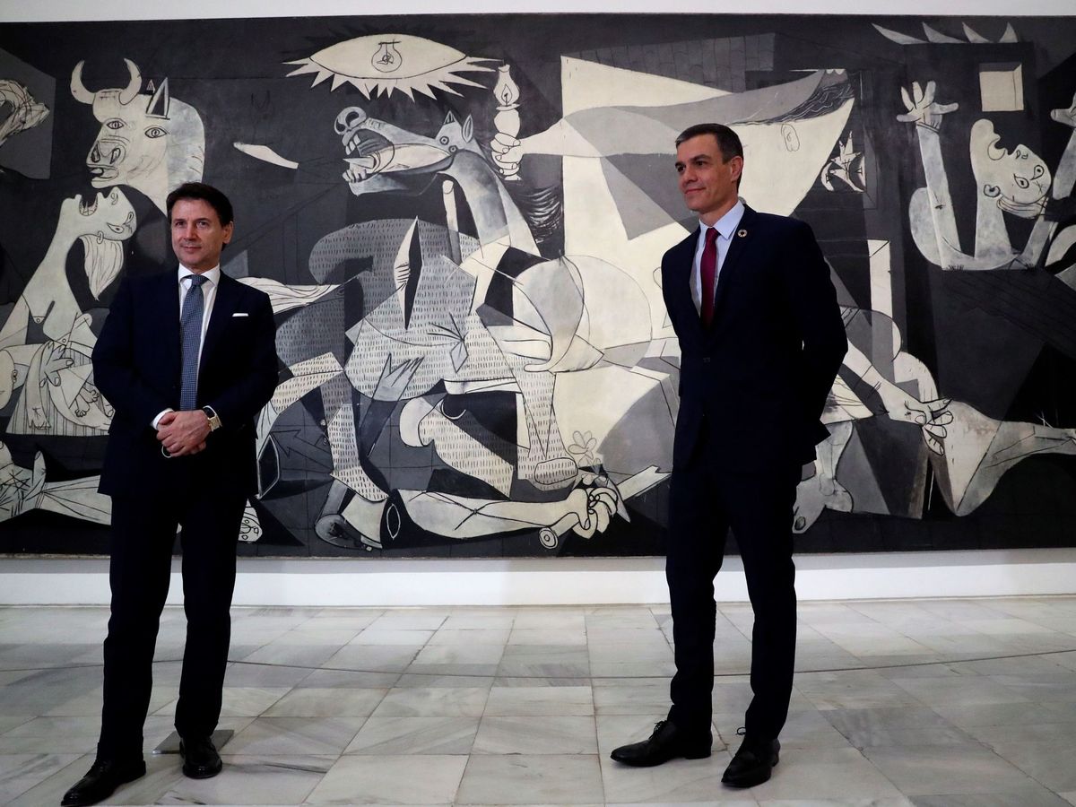 Foto: Giuseppe Conte, primer ministro italiano, y Pedro Sánchez, presidente del Gobierno español, en una visita al Museo Reina Sofía. (EFE) 