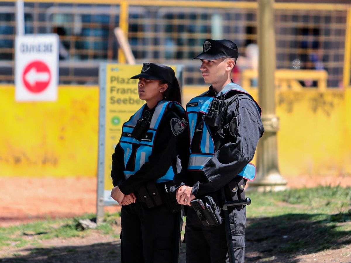 Foto: Agentes de policía argentinos. (EFE/Archivo/Luciano González)