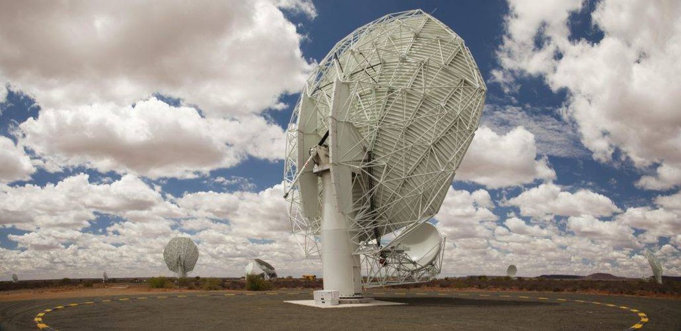Con solo 16 antenas el Telescopio MeerKAT encontró 1.700 galaxias. (Fuente: SKA Africa)