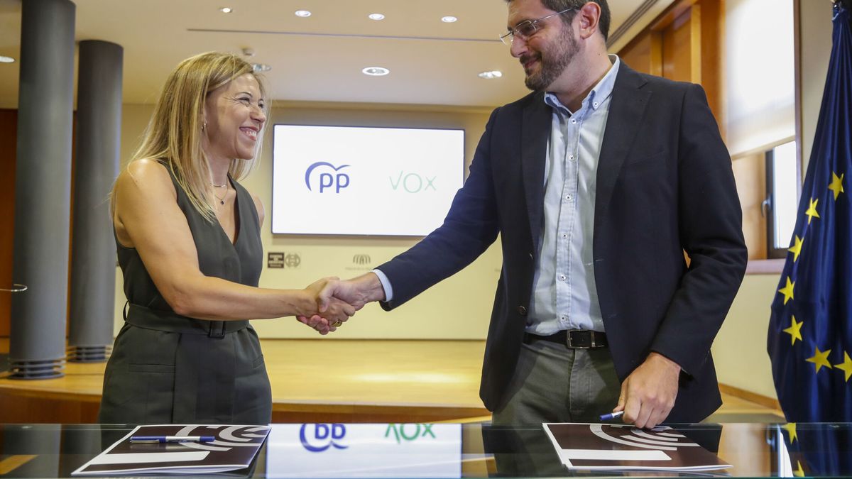 PP y Vox firman el pacto de coalición en Aragón con la ausencia de Azcón