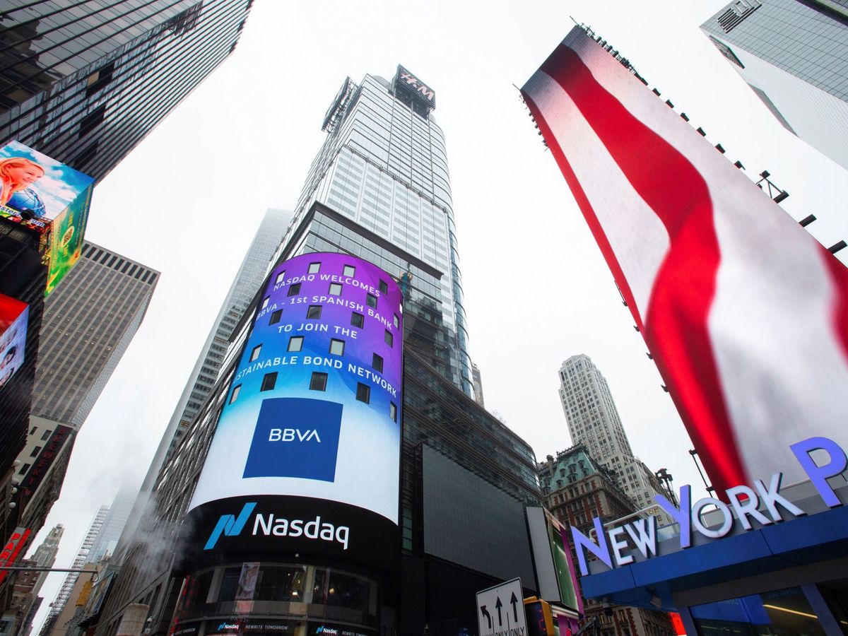 Foto: Edificio NASDAQ con publicidad del banco BBVA en Nueva York. (EFE)