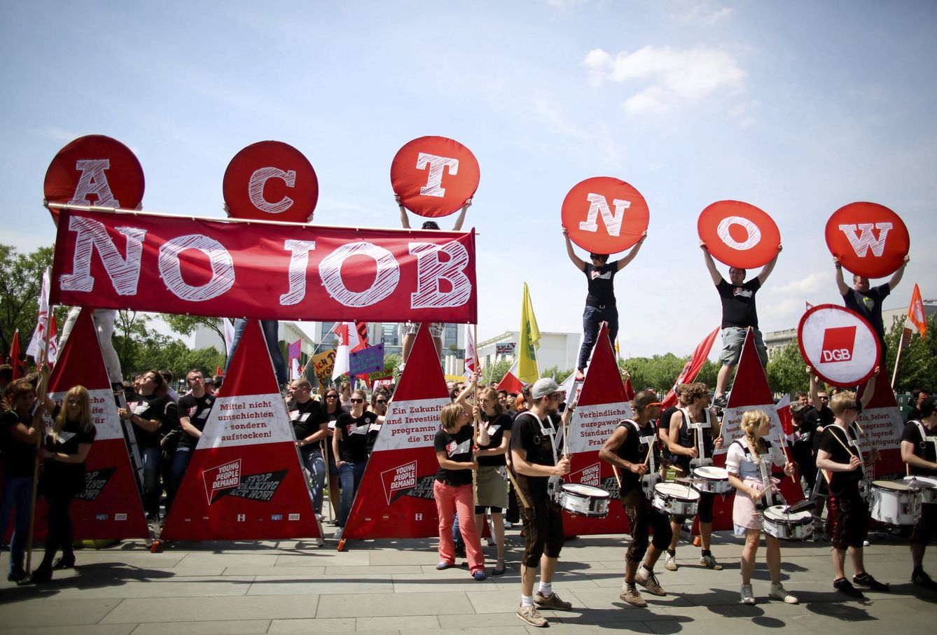 Miles de jóvenes protestan por el desempleo juvenil en Europa. (EFE)