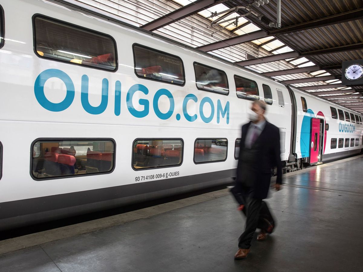 Foto: Los trenes Ouigo comenzaron a operar el pasado viernes la ruta Madrid-Barcelona. (EFE)