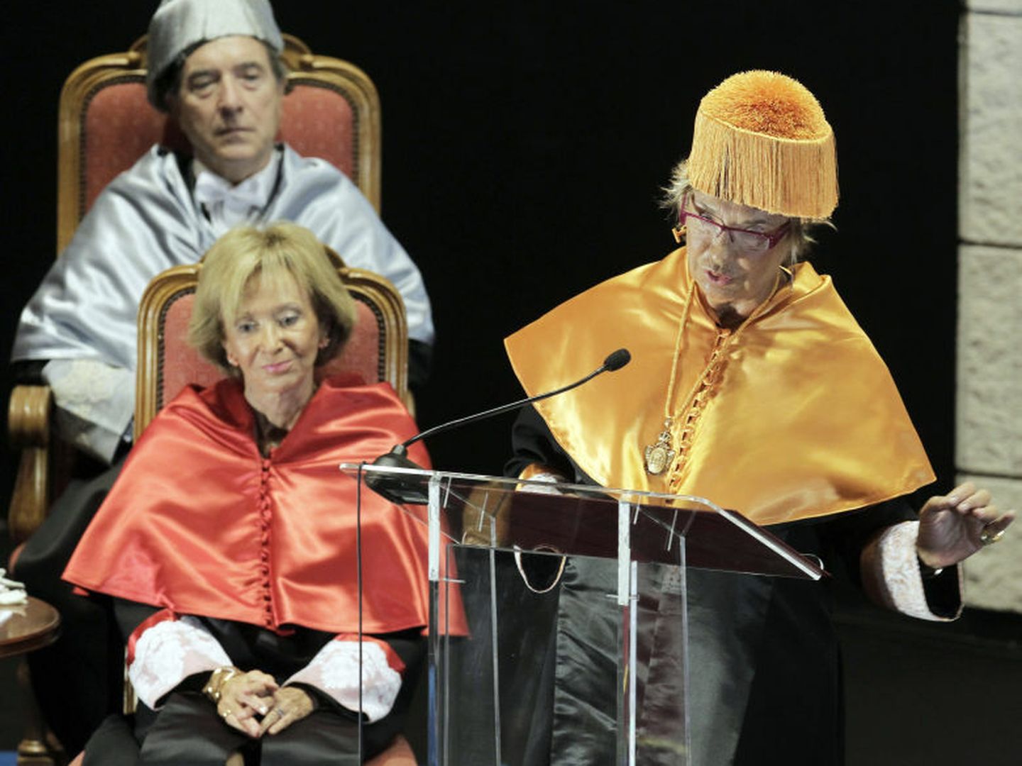 Rosalía Mera, tras ser investida doctora honoris causa en la clausura de los cursos de verano de la Universidad Internacional Menéndez Pelayo. (EFE)