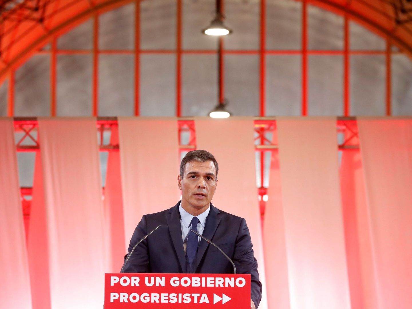 Pedro Sánchez, durante el acto del PSOE en Chamartín. (EFE)