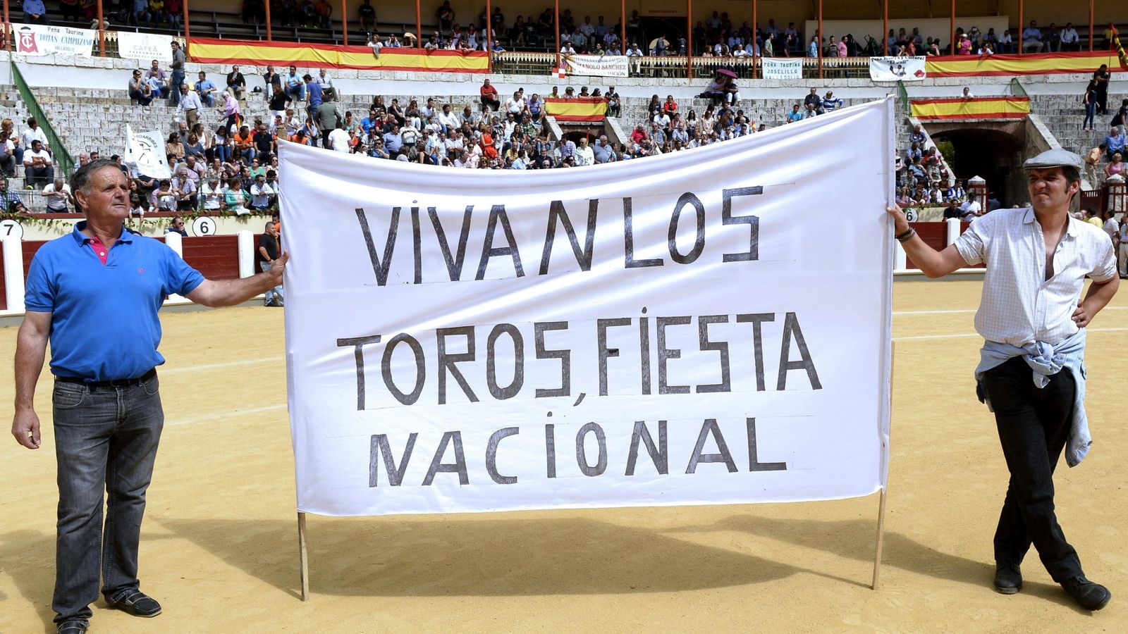 Foto: Manifestación en Valladolid a favor de la tauromaquia. (EFE)